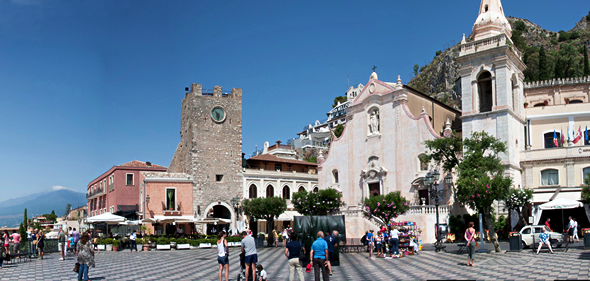 Piazza 9 Aprile, Taormina