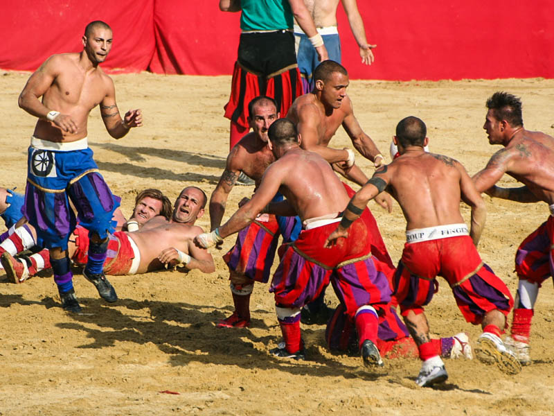 A 2008 game of calcio fiorentino in Piazza Santa Croce, Florence. (Photo by Lorenzo Noccioli)